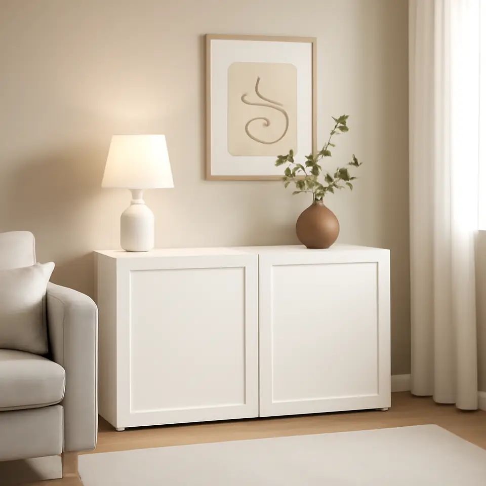 Møbelmontering BESTÅ Reol med døre, hvid/Hanviken hvid, 120x42x64 cm | Billig & Hurtig i København