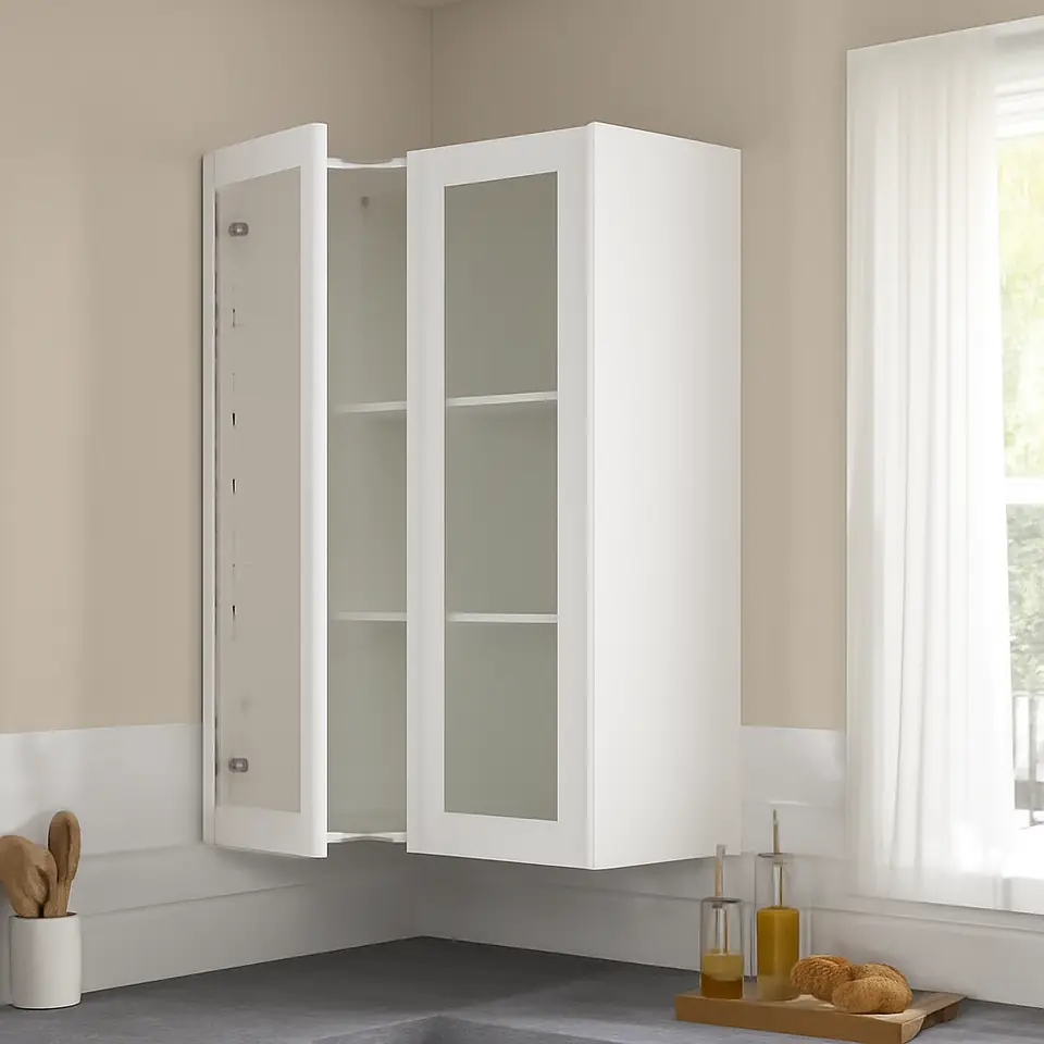 Møbelmontering METOD Vægskab med hylder/2 vitrinlåger, hvid/Hejsta hvidt, klart glas, 60×100 cm | Professionel Møbelmontør