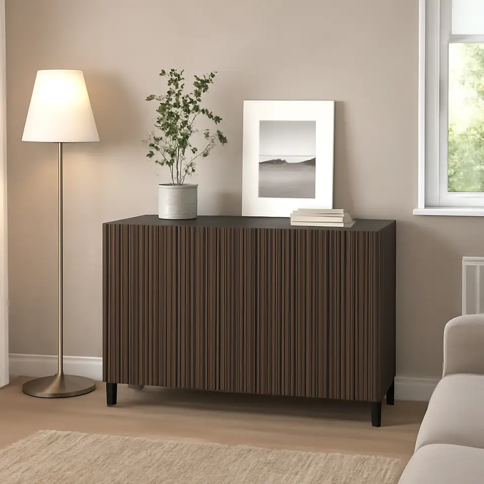 Møbelmontering BESTÅ Opbevaring med låger, sortbrun Björköviken/Stubbarp/brun egetræsfiner med bejdse, 120x42x74 cm | Professionel Møbelmontør