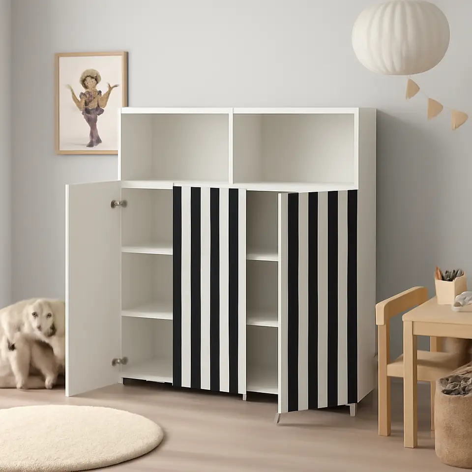 Møbelmontering SMÅSTAD / PLATSA Opbevaringskombination, hvid sort/hvid/stribet med seks hylder, 120x42x123 cm | Fast Pris i Storkøbenhavn