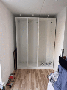 Komplet montering af IKEA PAX garderobeskabe med LED lys og spejldør – Rentemestervej 2400, København NV
